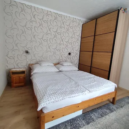 Apartment In Mit Terrasse *