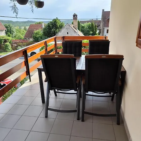 In Mit Terrasse Apartment Tihany